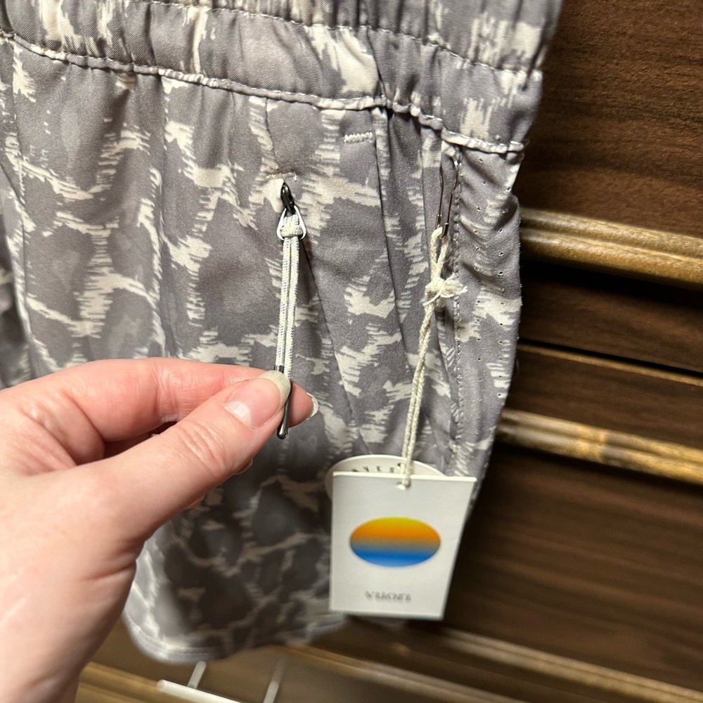 NWT Vuori Dash Short Size XL - Picture 3 of 5